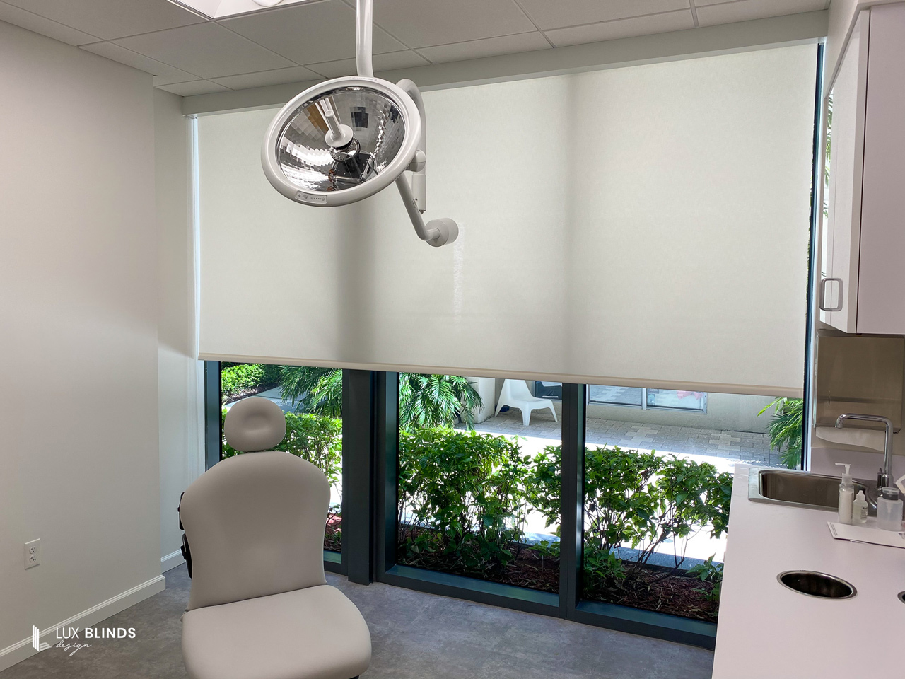 Roller-screen-clinic-2-lux-blinds